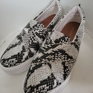 Halogen Blakely Leather Platform Funky Sneaker Ivory Brown Embossed Snake  Sz 6